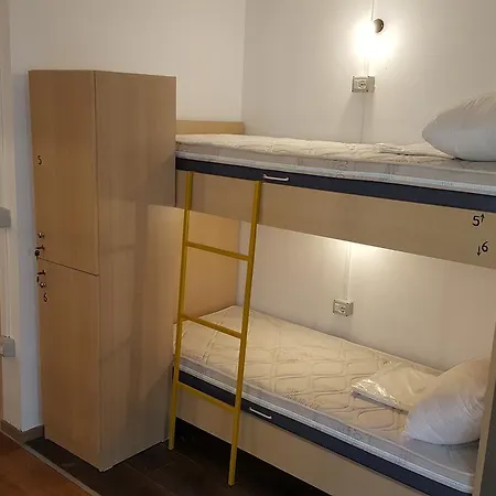 Hostel Pashai And Pizza Bar *