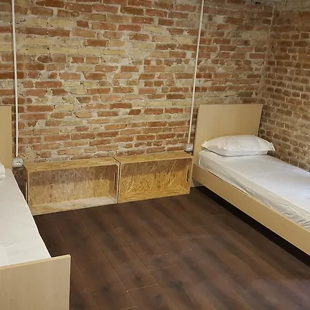 Pashai And Pizza Bar Hostel Durres